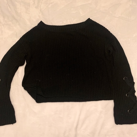 Black Knit sweater - Picture 1 of 2